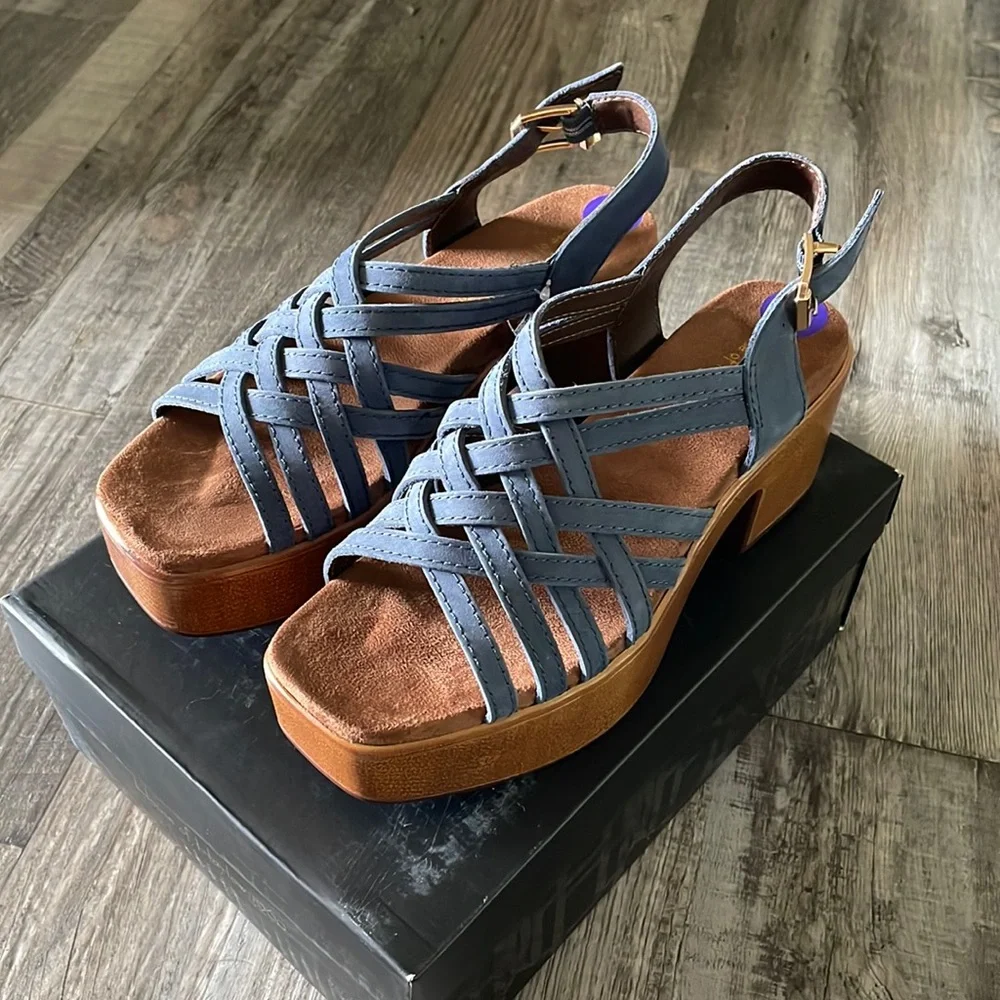 House of Harlow 1960 NIB Georgia denim blue platform wedges